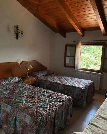 Casa Enriu-alojamiento Y Desayuno Casa rural